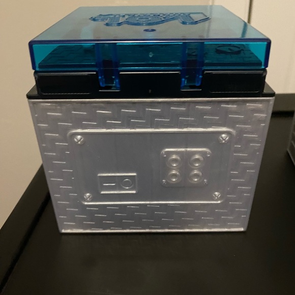 L.O.L - Picture 7 of 16